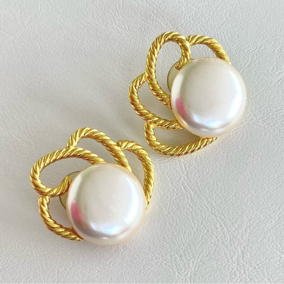 Napier Jewelry - 80's Vintage NAPIER Faux Pearl Gold Plated Pierced Statmt Earrings w/Rop…
